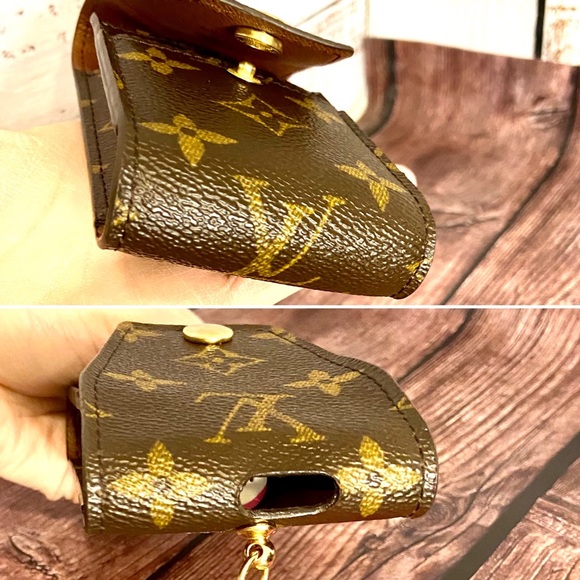 Louis Vuitton Pouch Keychain power bank - Picture 3 of 10